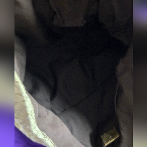 AUTHENTIC GUCCI GG CANVAS TOTE - Picture 8 of 9